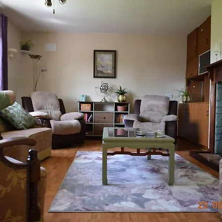 Hillgrove, Borrisokane 테리클라스